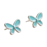 Ett par stiftörhängen formade som fjärilar med turkosblå vingar infattade i silver.
