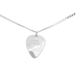 Pansarkedja 2,6mm silverhalsband (50-70cm) med ett gitarrpickformat hänge graverat med en enkel smiley.
