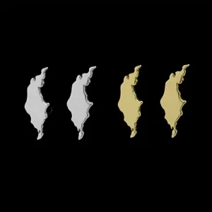 Fyra abstrakta, vertikala, vågformade former - två i silver, två i guld - är arrangerade i en rad på en svart bakgrund; de föreställer Örhängen med Stift - Gotland.