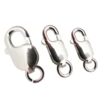 Tre Silverlås karbinhake avlång krokar, storlek 12-18mm, är arrangerade i en rad på en vit bakgrund. Varje silver karbinhake har en påhängd cirkulär ring.