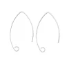 Öronkrok i Sterlingsilver Marquises är minimalistiska, silverfärgade öronsnäckor med en långsträckt droppform och en liten öppen ögla nedtill för att fästa smyckesdelar.