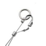 Närbild på Knutgömma sterlingsilver 3mm: en kabelögla av metall med ring och pressad hylsa, med en pil som pekar på var kabeländen passerar genom hylsan för säker fastsättning.