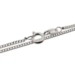 Närbild av Hallmark kvalitetslänk ca 4x5mm silverhalsband med kedja, med både fjäderringlås och karbinlås på ändarna.