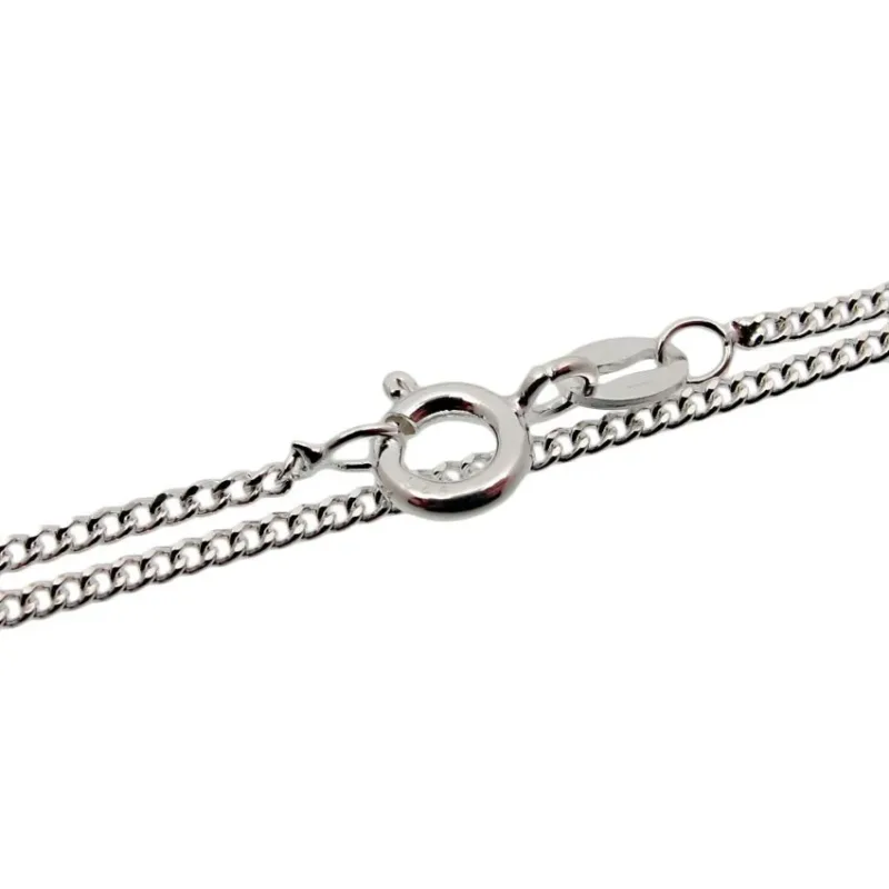 Närbild av Hallmark kvalitetslänk ca 4x5mm silverhalsband med kedja, med både fjäderringlås och karbinlås på ändarna.