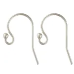 Ett par Öronkrok i Sterlingsilver med kula, med en enkel böjd design och en liten kula nära öglan, perfekt för att skapa dinglande örhängen.