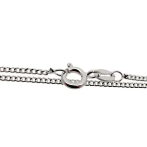 Pansarkedja 38cm 1mm är en tidlös och elegant pansarkedja i äkta silver, perfekt för att bära mindre hängen och berlocker.