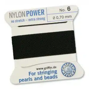Nylon Power Svart 0.7mm, en starkt specialbehandlad svart smyckestråd av nylon ett mer hållbart alternativ till silkestråden